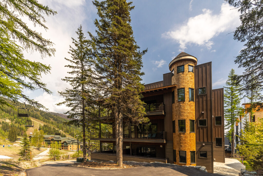 Whitefish Glacier Vacations has a selection of vacation rentals from luxury slopeside ski condos to a stunning downtown townhome for a special retreat to cabins in West Glacier. Choose the right vacation home for your getaway in Whitefish or Glacier