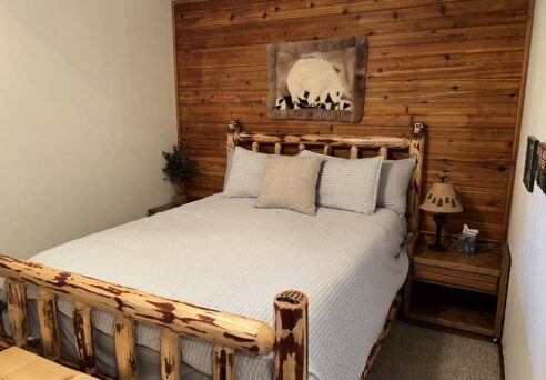 Cozy bedrooms and comfy beds are a part of your stay at West Glacier Vista. The location is perfect and the mountain range is superb to wake up to. Book at Whitefish Glacier Vacations when you’re ready to pick a great place to stay near West Glacier in Montana