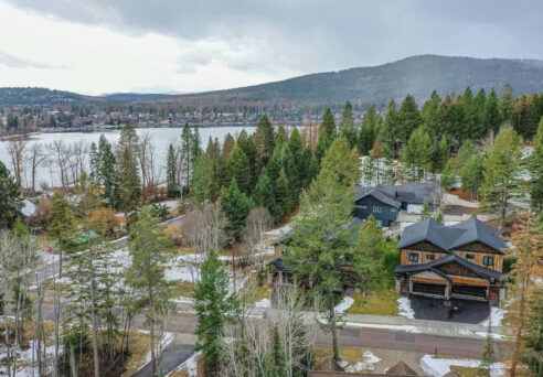 Lynx Run Townhome located in downtown Whitefish is a lovely 4 bedroom 3.5 bathroom townhome ideal for families, wedding and larger groups. Check out our great lodging at Whitefish Glacier Vacations